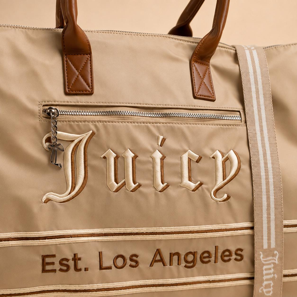 Juicy Couture Large Weekender Bag, Light Taupe Travel Bag, Overnight Holdall, Nylon Duffle Bag, Weekend Luggage for Women