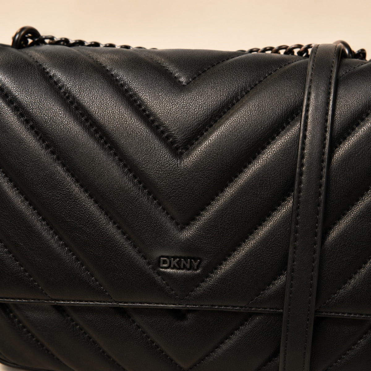 DKNY Black Veronica Chevron Crossbody Bag, Quilted Shoulder Bag, Everyday Purse